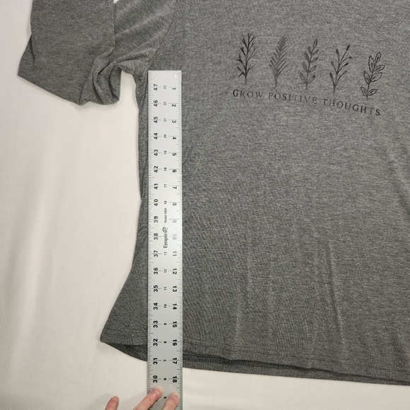 ☘️Gray Long Sleeve Tee with Grow Positive Toughts Message Size 2XL - Picture 6 of 7